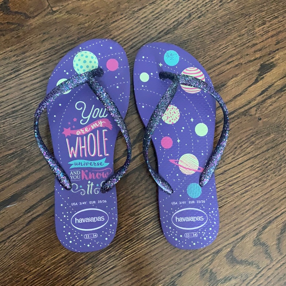 Girls Havaianas flip flops size US  3/4Y